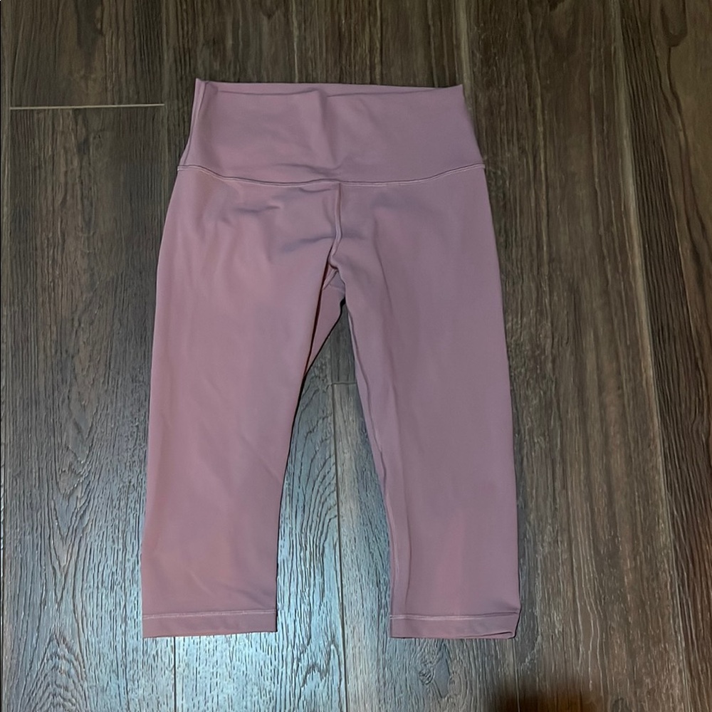 Lululemon Mauve Capri Leggings